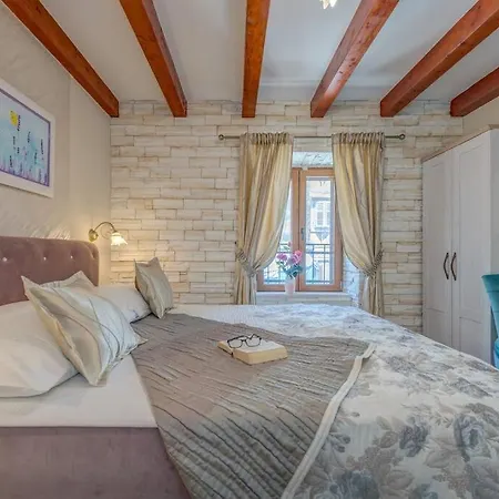 Daire Diva 2,stylish Old Town Near Split