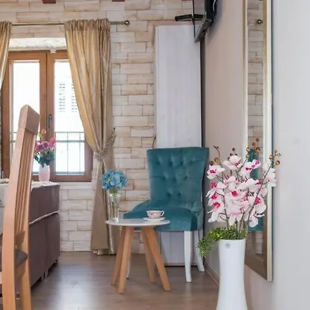 Diva 2,stylish Old Town Near Apartman