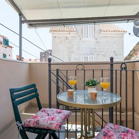 Diva 2,stylish Old Town Near Split