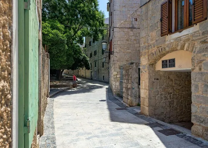 Diva 2,stylish Old Town Near Апартаменты *